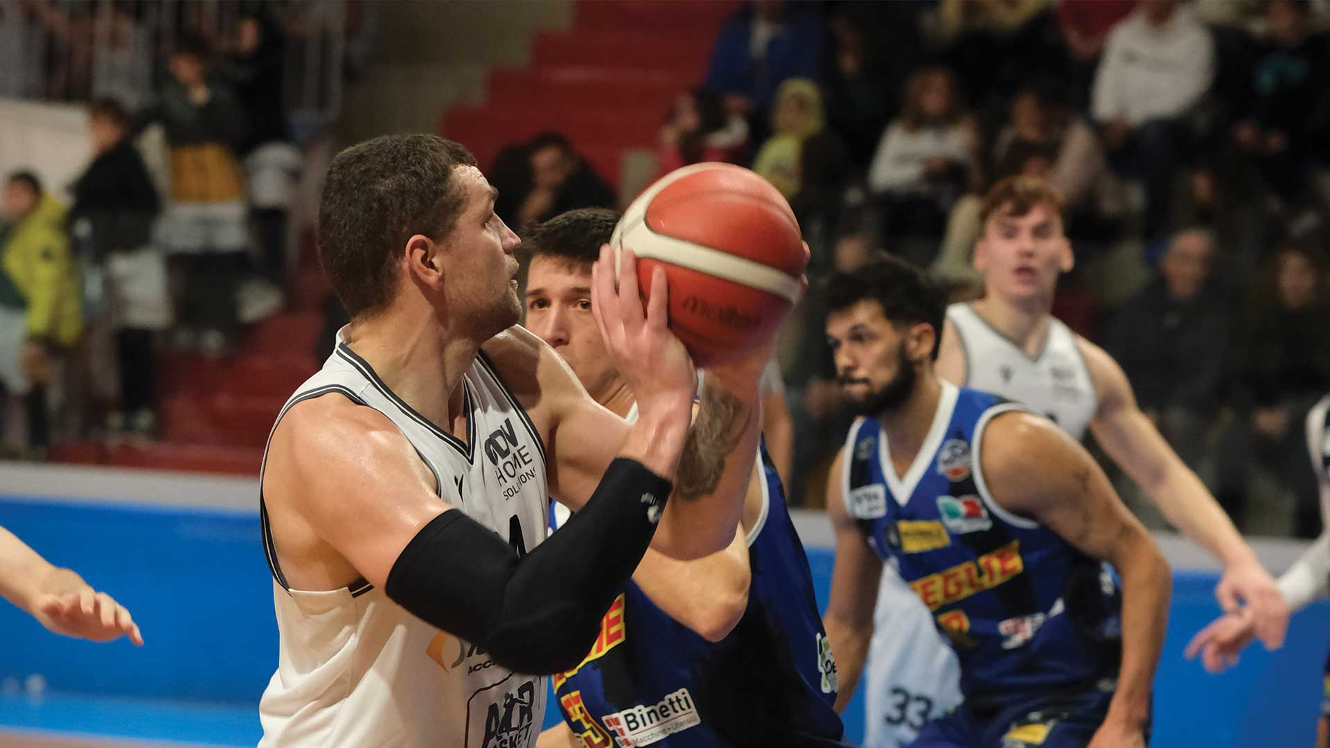 BATTUTA D’ARRESTO PER L’AIR BASKET ITALIANGAS TERMOLI: AL PALASABETTA VINCE IL BISCEGLIE